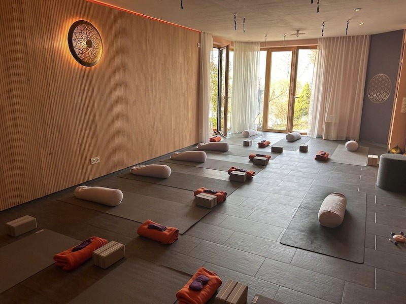 Yoga-Studio in Happurg bei Hersbruck, alles vorbereitet für das nächste Yoga-Special